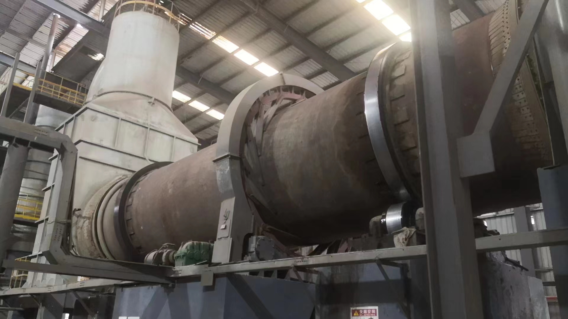 What are the refractory castables commonly used in high-temp